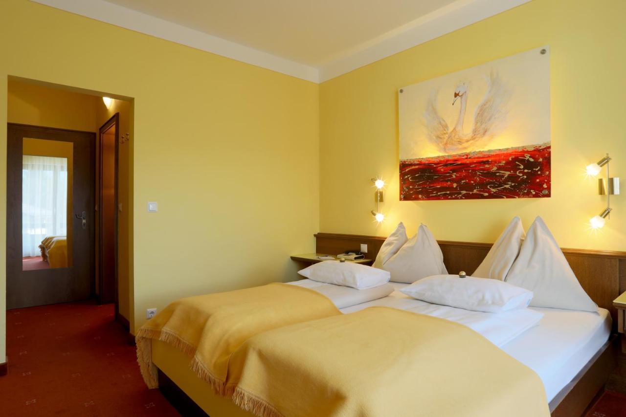 Hotel Zanker Dobriach Bagian luar foto